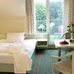 & Sommerfeld - Adults Only 4*