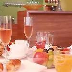 & Sommerfeld - Adults Only 4*