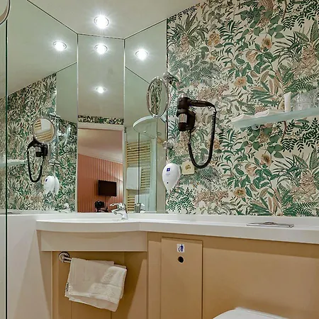 & Sommerfeld - Adults Only 4*